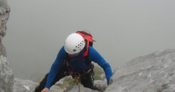 escalada Espolon Rosa Cueto Pampin Picos Europa 5 SERAC COMPAÑÍA DE GUÍAS