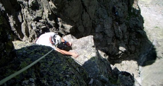 escalada Oeste Punta Margarita Galayos Gredos 5 SERAC COMPAÑÍA DE GUÍAS