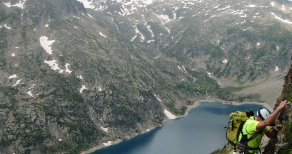 escalada cresta arista hautes pyrenees pirineo 2 SERAC COMPAÑÍA DE GUÍAS