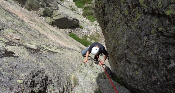escalada Mogoteras Peñotillo Guadarrama 3 SERAC COMPAÑÍA DE GUÍAS